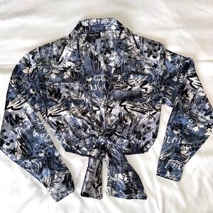 Women's Blue and White Graphic Tie-Front Blouse | Size Small | New Never Worn